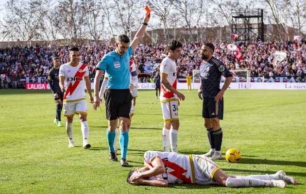 Dani Carvajal (mustas) sai üleminutitel punase kaardi. Foto: Scanpix / Alberto Gardin / ZUMA Press Wire