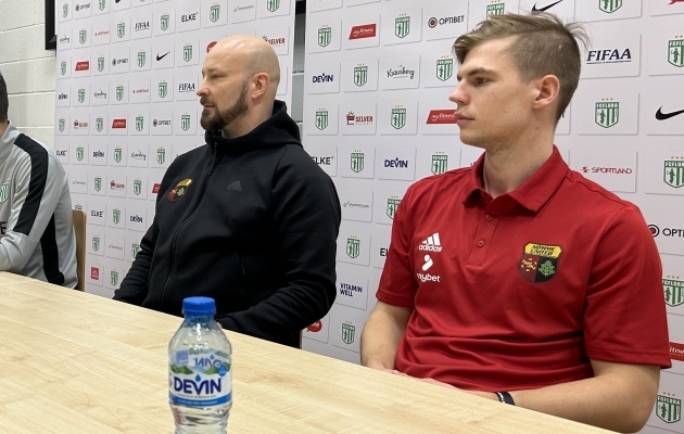 Kevin M&auml;tas (paremal) siirdus Tammekast N&otilde;mme Unitedisse, n&otilde;mmekad leidsid ka uue peatreeneri Jani Saraj&auml;rvi (vasakul). Foto: Markus Kamps