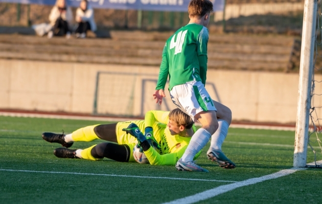 Tabasalu väravavahi käkk võinuks kalliks maksma minna. Foto: Mihkel Naukas