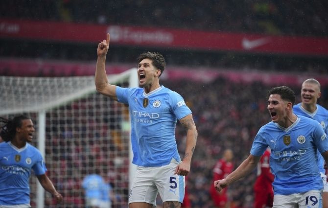Luup peale | Jalgpallimängu defineerivad vead, tõestasid nii Liverpool kui City