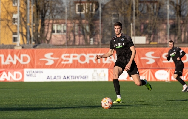 Kaspar Lauri sekkumine aitas Kalevit r&uuml;nnakul k&otilde;vasti. Foto: Katariina Peetson / jalgpall.ee