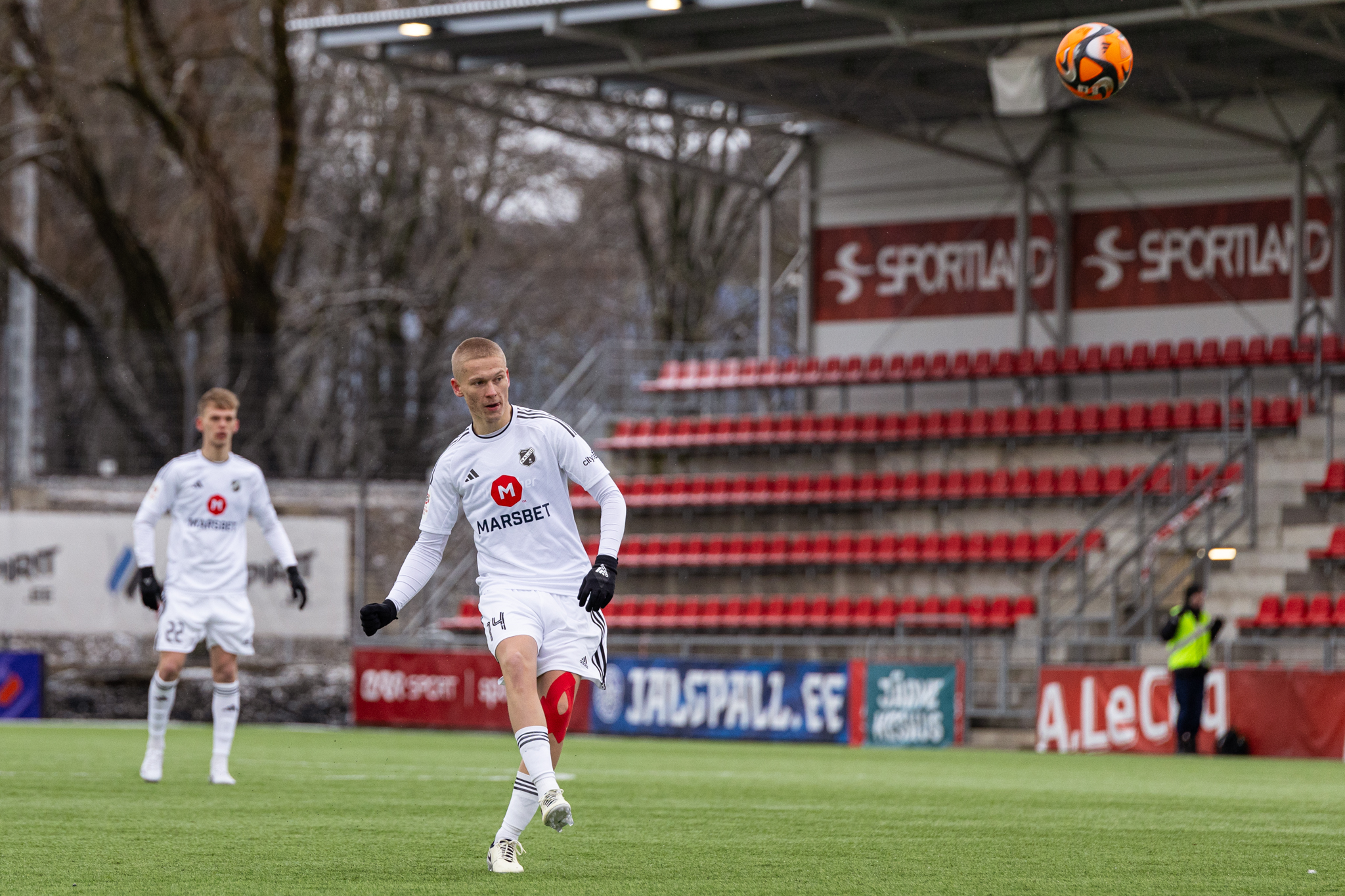 Kaljust lahkunud Komissarov jahib Leedus karjääri esimest välislepingut