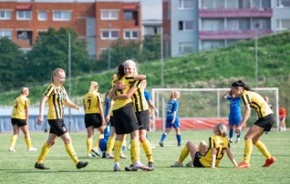 Iga liituja üle rõõmustav Lootos rõhub kambavaimule, valutades samal ajal südant Eesti naiste jalgpalli pärast