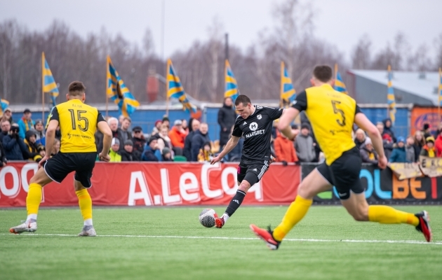 Danõl Maštšenko oli seekord varasemaga võrreldes teistmoodi positsioonil. Foto: Liisi Troska / jalgpall.ee