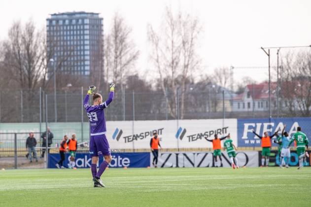 Väravavaht Vallneril jäi üle vaid rõõmustada: Levadia kaitseliin oli lihtsalt sedavõrd kindel. Foto: Liisi Troska / jalgpall.ee