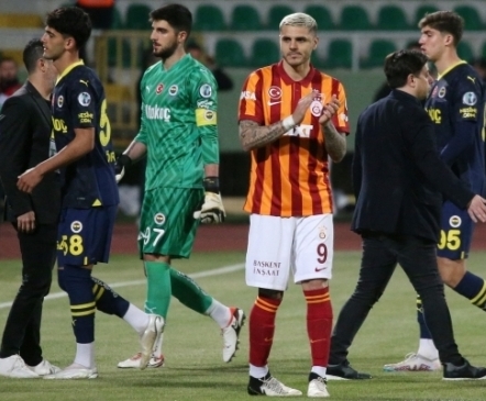 Kurioosum Türgis: Fenerbahce alustas superkarikat noortevõistkonnaga ja lahkus pärast esimese minuti väravat väljakult