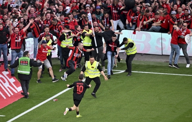 Leverkuseni fännid ei suutnud pidustustega oodata! Foto: Scanpix / David Inderlied / dpa / AP