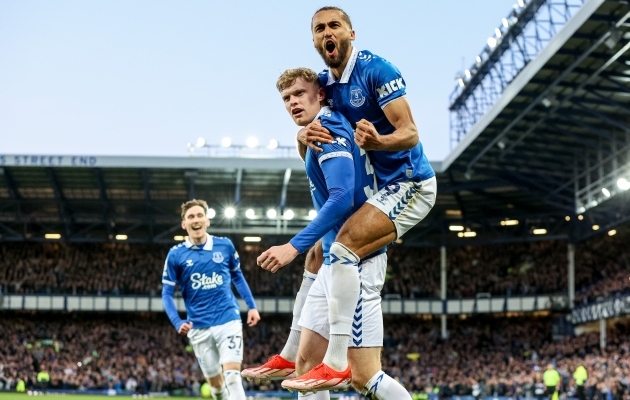 Everton juubeldas võrdselt nii enda edu kui ka Liverpooli tiitlilootuste kahanemise üle. Foto: Scanpix / EPA / Adam Vaughan