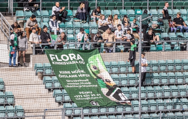 Piltuudis: Levadia kostitas florakaid derbi ajal Pohlakut tögava plakatiga