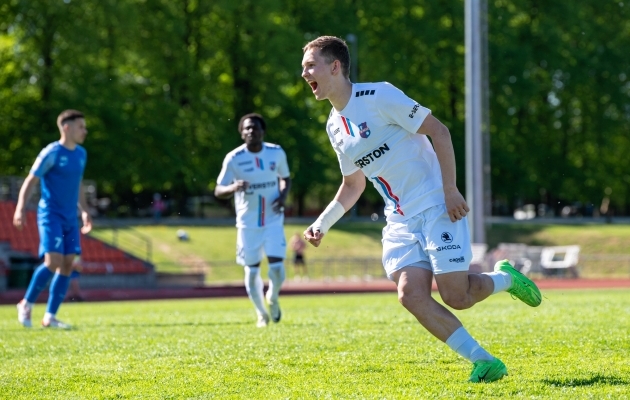 Robi Saarma hetk pärast Paide võiduvärava löömist. Foto: Liisi Troska / jalgpall.ee