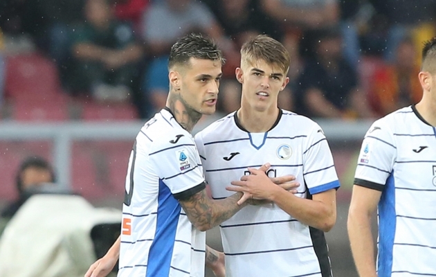 Charles De Ketelaere (paremal) ja Gianluca Scamacca koostöö viis Atalanta taas tõotatud maale. Foto: Scanpix / EPA / Abbondanza Scuro Lezzi