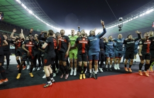 Vähemuses mänginud Leverkusen kannatas ära ja tegi Saksamaal puhta töö