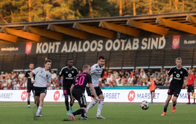 Hiiu staadionil jälgis derbimängu 709 pealtvaatajat. Foto: Katariina Peetson / jalgpall.ee