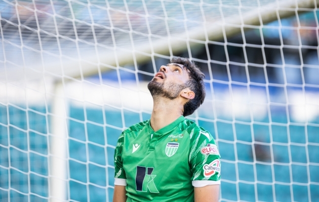 Levadia ründaja Felipe Felicio jääb mängust Kuressaarega kaartide tõttu eemale. Foto: Jana Pipar