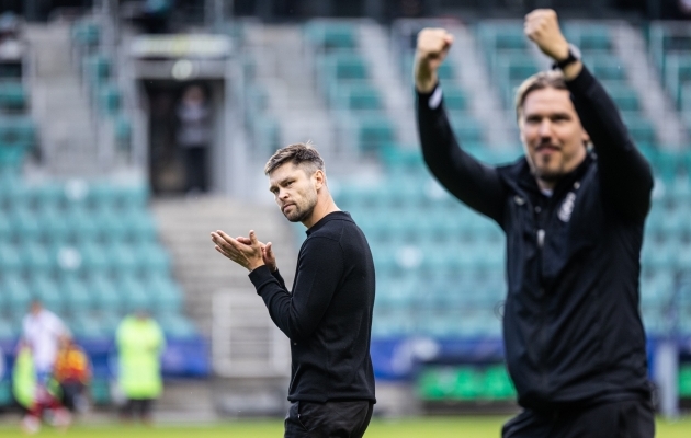 Eesti koondise peatreener Jürgen Henn (vasakul) ja tema abiline Joel Indermitte. FC Flora võidumasinaks kasvatanud duo alustas nüüd tööd Eesti koondises. Foto: Jana Pipar