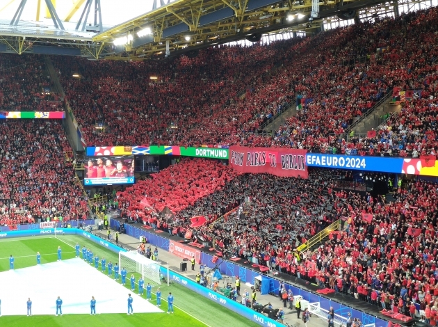Albaania fännid tegid Westfalenstadionist oma kantsi. Foto: Soccernet.ee