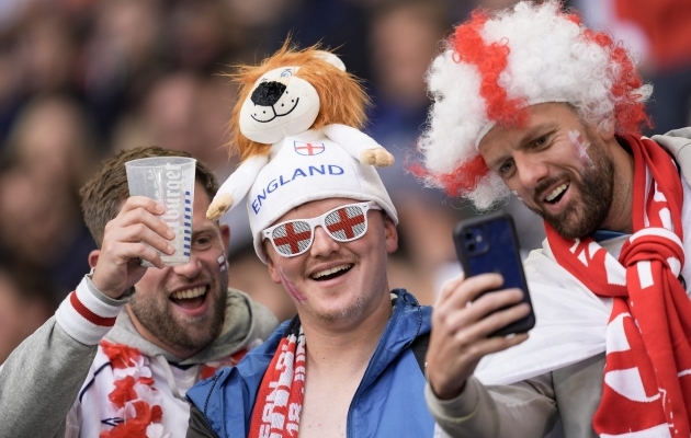 Valdav enamik Inglismaa fänne eelistab vaadata jalgpalli, mitte tänavakaklust. Foto: Scanpix / LaPresse via Zuma Press / Fabio Ferrari