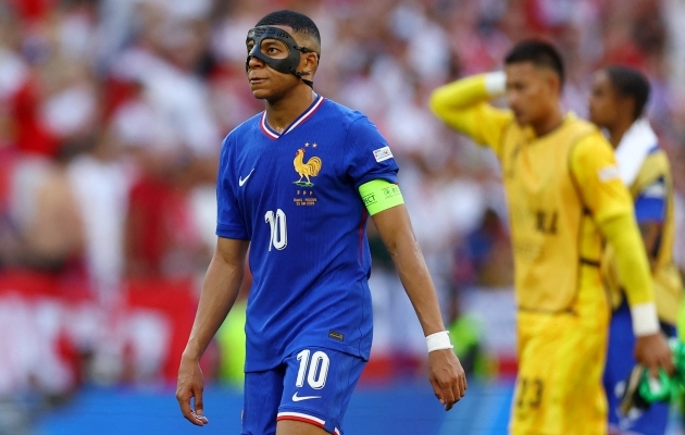 Kylian Mbappe lõi viimaks EM-il värava, aga rõõmustamiseks põhjust pole - viigi tõttu on edasine turniiritabel kõike muud kui tore. Foto: Scanpix / Kacper Pempel / Reuters