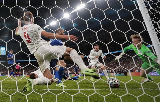 Eelmise EM-i finalistid Inglismaa ja Itaalia võivad seekord vastamisi minna juba veerandfinaalis. Foto: Scanpix / AP Photo / Frank Augstein