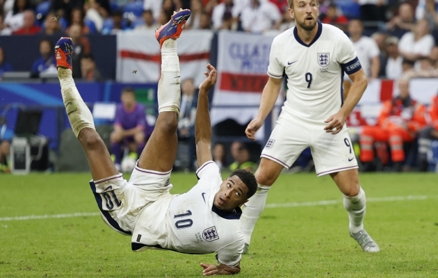 Jude Bellingham kirjutas efektse käärlöögiga Inglismaa jalgpalliajalukku meeldejääva hetke. Foto: Scanpix / Reuters / John Sibley