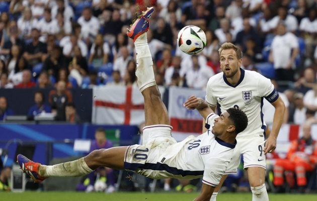 Jude Bellinghami käärlöök viis Inglismaa lisaajale ja sealt edasi juba veerandfinaali. Foto: Scanpix / John Sibley / Reuters