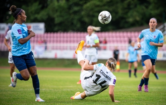 Lisette Tammiku käärlöök tõi Eestile viigipunkti. Foto: Liisi Troska / jalgpall.ee