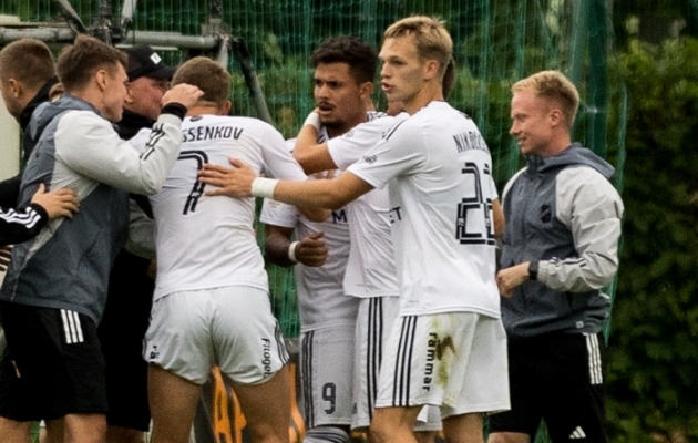 Lucas Serravalle (nr. 9) lõi Esiliiga B-s kümnenda värava. Foto: Katariina Peetson / jalgpall.ee