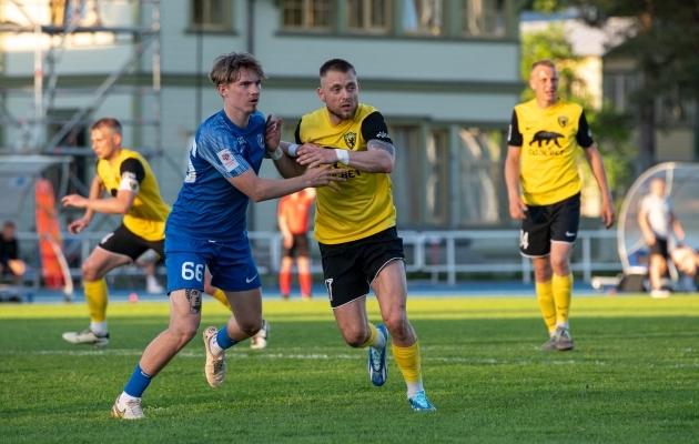 Tammeka ja Vapruse heitlus maikuus. Foto: Liisi Troska / jalgpall.ee