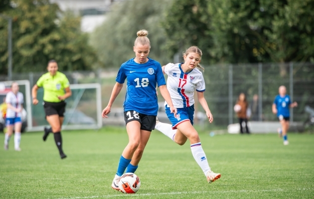 Esiplaanil kohtumise avavärava autor Frida Gabriel. Foto: Liisi Troska / jalgpall.ee