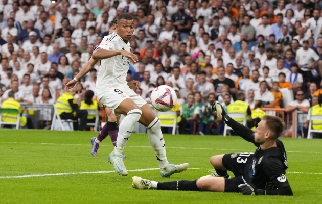 Karl Jakob Hein mängis Santiago Bernabeul Kylian Mbappe ja teiste Real Madridi staaride vastu. Foto: Scanpix / Manu Fernandez / AP Photo