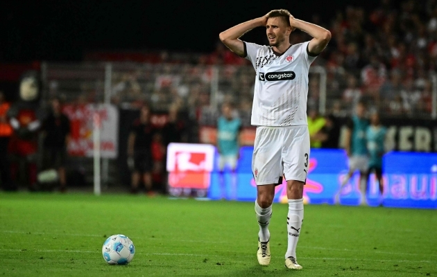 St. Pauli keskkaitsja Karol Mets. Foto: Scanpix / Tobias Schwarz / AFP