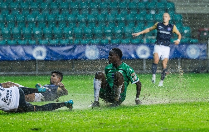 VAATA JÄRELE: Levadia ja Transi mängu jagus 50 minutiks, pühapäeval ei jätkata!