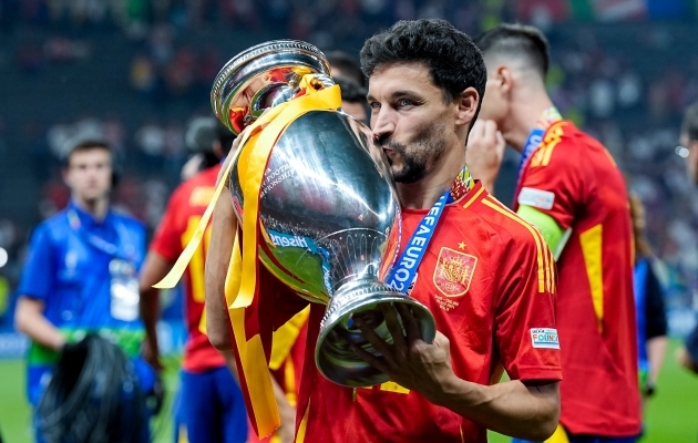 Vanameister Navas riputab putsad varna. Foto: Scanpix / Daniela Porcelli / Sport Press Photo via ZUMA Press Wire