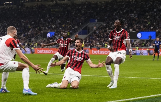 Matteo Gabbia (keskel) täitis Milano derbis võiduväravat lüües lapsepõlveunistuse. Foto: Fabio Ferrari / LaPresse via Zuma Press / Scanpix