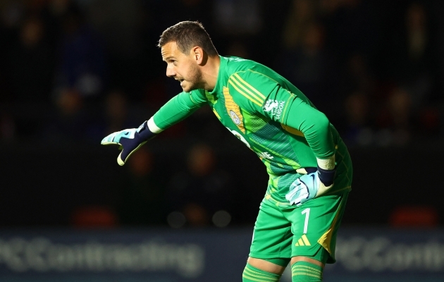 "Löö sinna!" näitas Danny Ward. Walsalli mehed lõidki ja Ward sai kõigile kolmele löögile käe ette. Foto: Andrew Boyers / Action Images via Reuters / Scanpix