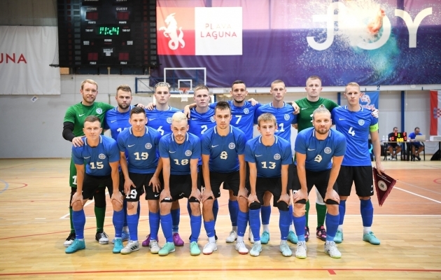 Eesti koondis enne mängu Lätiga. Foto: Futsal Week