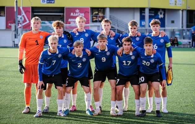 Eesti U17 koondise algkoosseis maavõistluses Rootsiga. Foto: Mauri Levandi