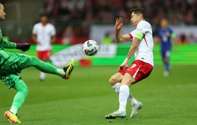 Livakovic lõi palli minema ... Foto: Scanpix / Piotr Nowak / EPA