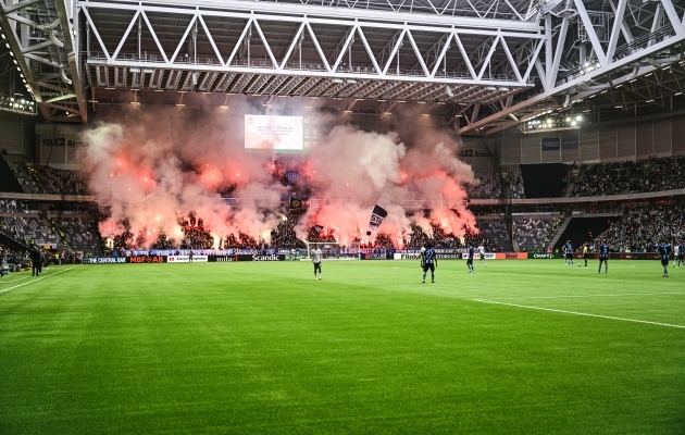 Stockholmi derbi peatati huligaanitsenud fännide tõttu