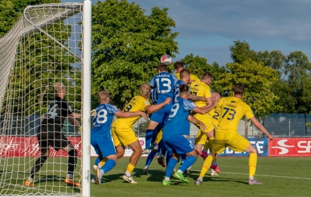 OTSEPILT: Tammeka jahib Kure vastu esimest võitu  (Kure juhib, Levadia kuival!) 