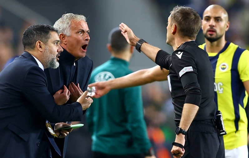 Jose Mourinho emotsionaalsus ei tule enam üllatusena. Foto: Scanpix / Tolga Bozoglu / EPA