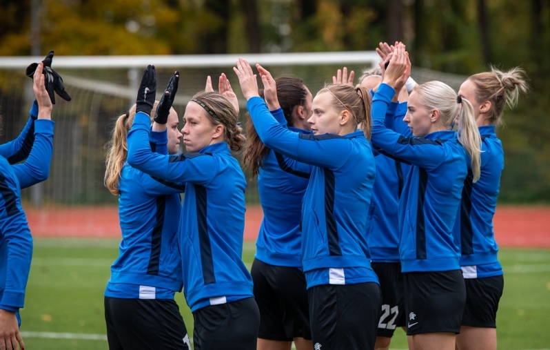 Eesti naiste koondise mängijad. Foto: Liisi Troska / jalgpall.ee