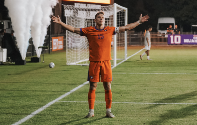 Alex Meinhard lõi kübaratriki. Foto: Clemson Men’s Soccer/X