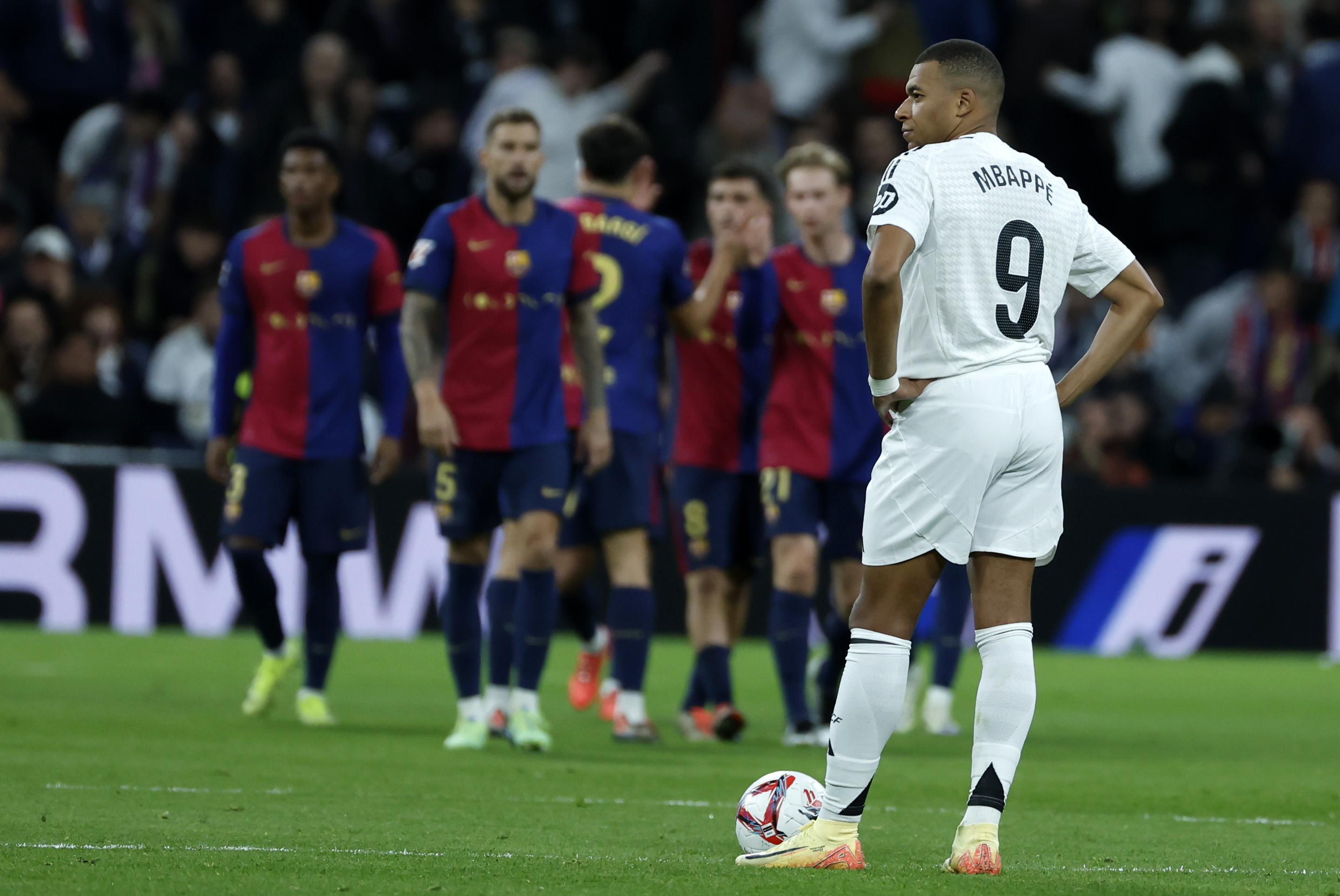 Hull värk! Barcelona tõmbas Mbappe suluseisulõksu kinni ja rebis Real Madridi halastamatult tükkideks