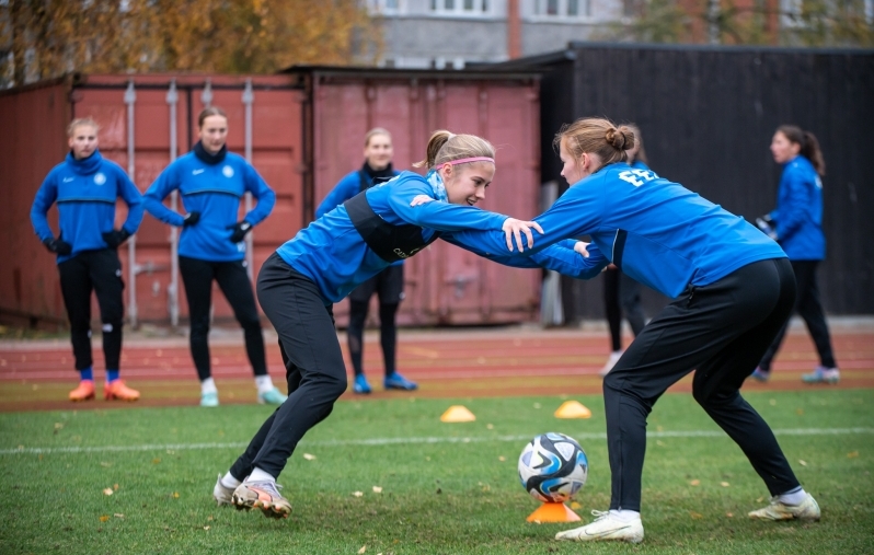 Mängueelses trennis käis tõsine töö! Foto: Liisi Troska / jalgpall.ee