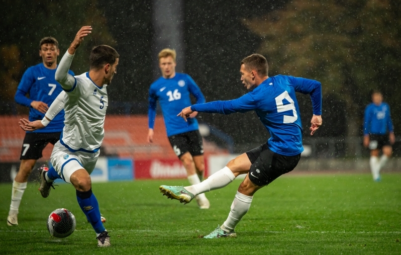 Aleksandr Šapovalov (nr. 9) lõi uue koduklubi eest teise värava. Foto: Liisi Troska / jalgpall.ee