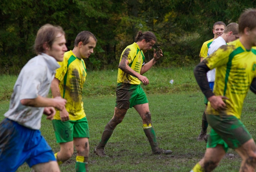 Ulata ka abikäsi! Vassiljev, Anier, Kams ja Pajunurm on soetanud tükikese uuenemisel Põrgukatlast