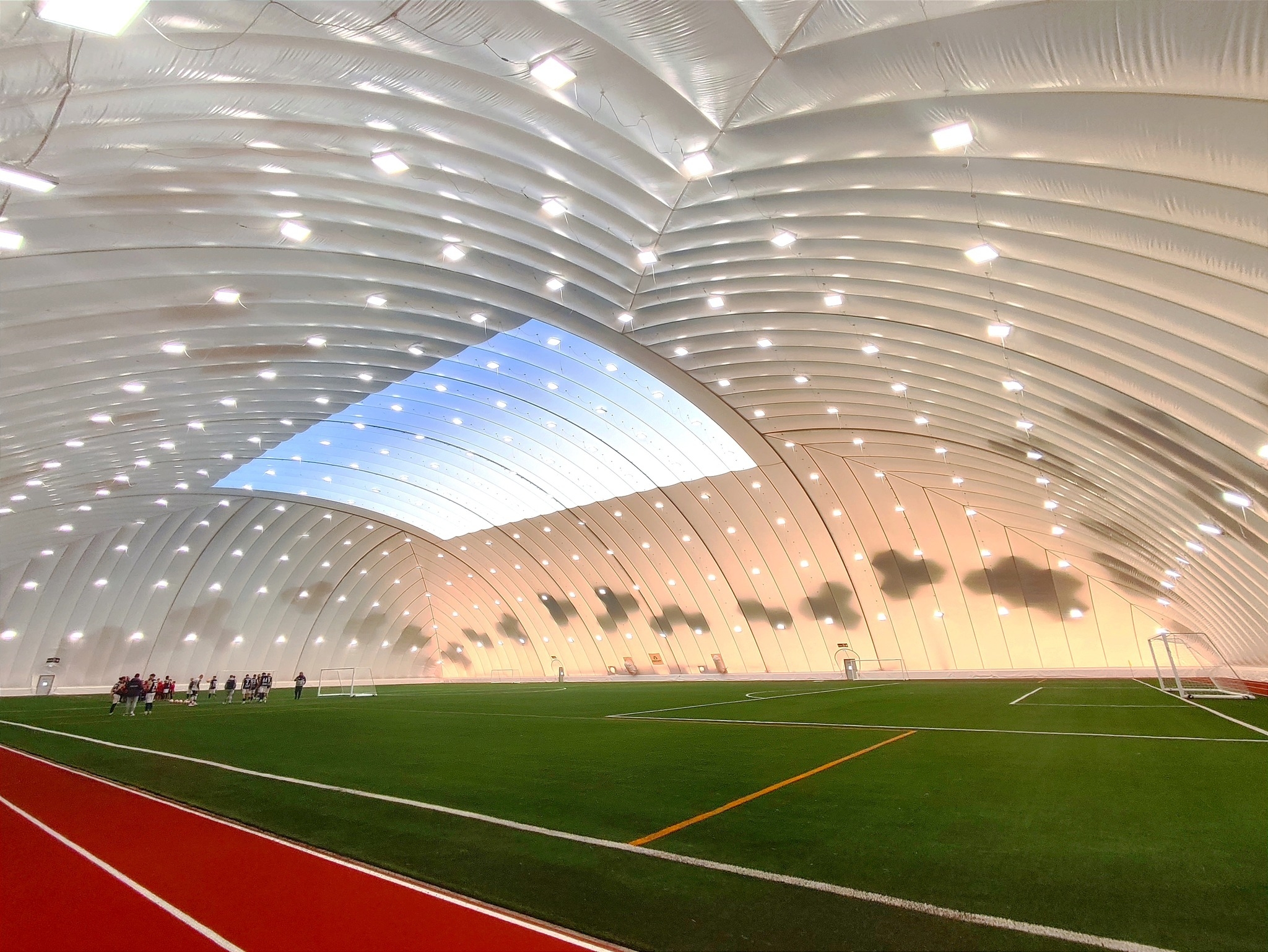 Narva linnavalitsus: praeguses etapis oleks jalgpallihalli avamine ebamõistlik