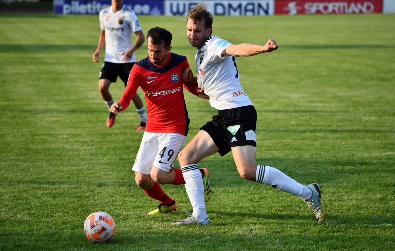 Lõppenud hooajal oli Nõmme United Zakaria Beglarišvili konkurent, kahel järgmisel hooajal tegutsetakse koos. Foto: Sergei Stepanov