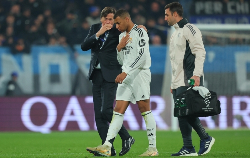 Kylian Mbappe lõi küll värava, aga lahkus vigastuse tõttu väljakult morni näoilmega. Foto: Scanpix/MICHELE MARAVIGLIA/ANSA via ZUMA Press